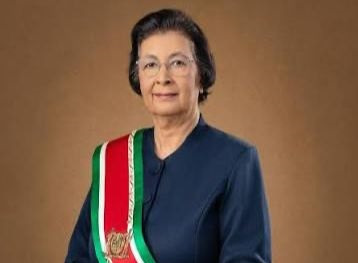 Presidenta de Surinam llegará a República Dominicana este sábado
