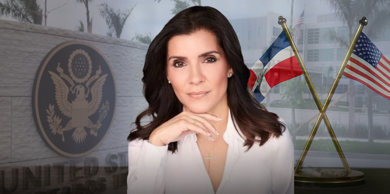 ​Concejo de Regidores de SDE entrega “Llave de Oro” a embajadora Leah Francis Campos