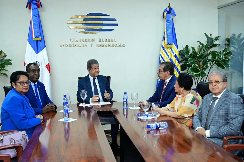 Leonel Fernández recibe en Funglode a Jorge Asjana, candidato a rector de la UASD