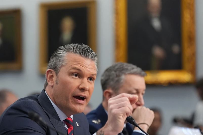 Hegseth enfrenta críticas en el Congreso por la guerra con Irán