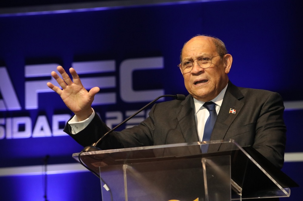 Santos Badía impulsa educación de calidad en Unapec