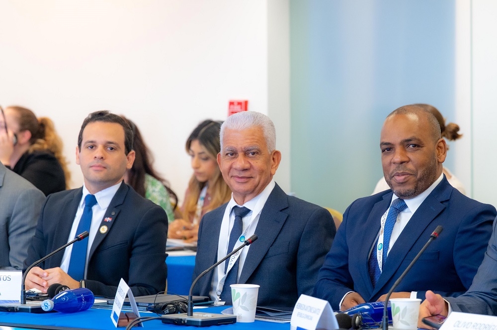 Congreso dominicano se compromete en Washington contra drogas sintéticas