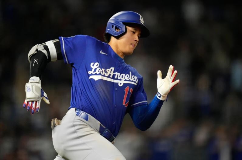 Ohtani impulsa 5 carreras y Dodgers aprovechan errores de Angelinos para apalearlos 15-2