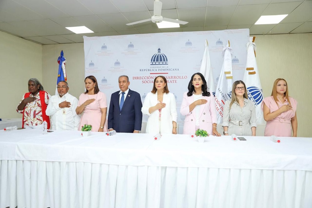 Habilitan más de 70 personas cuidadoras de personas adultas mayores en Azua