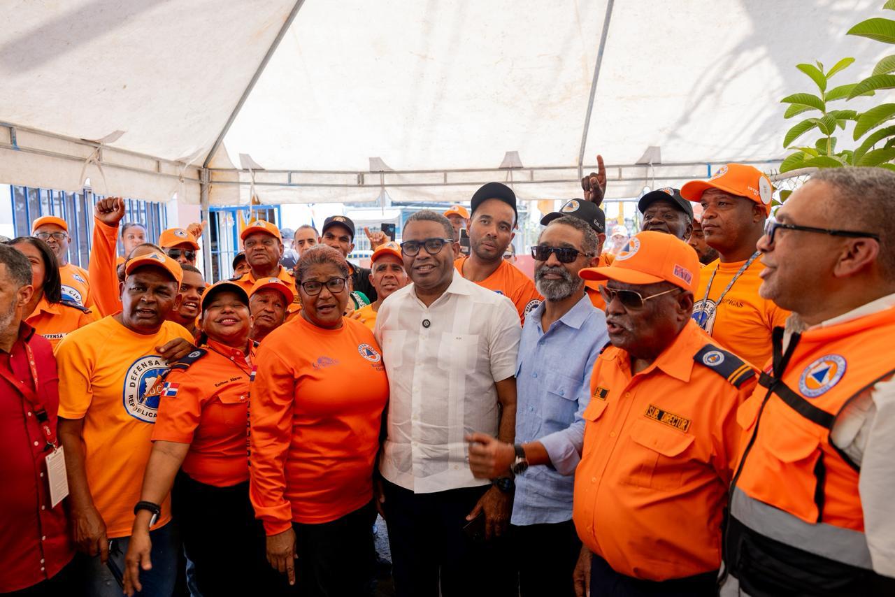 Propeep realiza donación de enseres a la DC en Santo Domingo Oeste