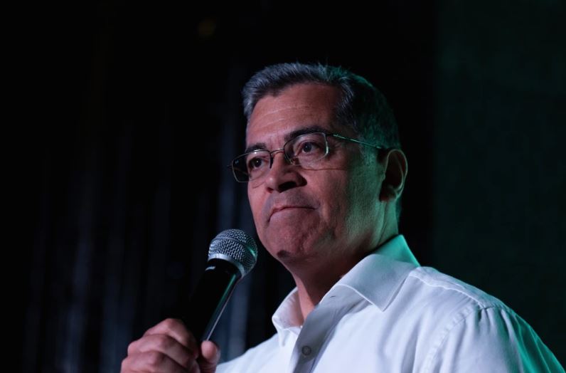Candidatos a gobernador de California y alcalde de Los Ángeles se apresuran a hablar a votantes