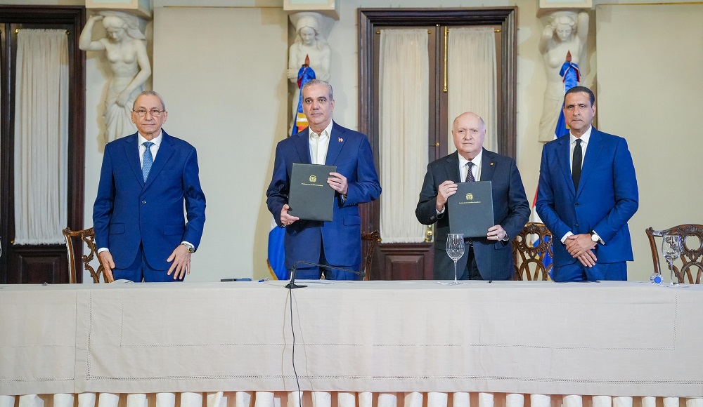 Abinader firma acuerdo de colaboración entre FINJUS y la Consultoría Jurídica del Poder Ejecutivo