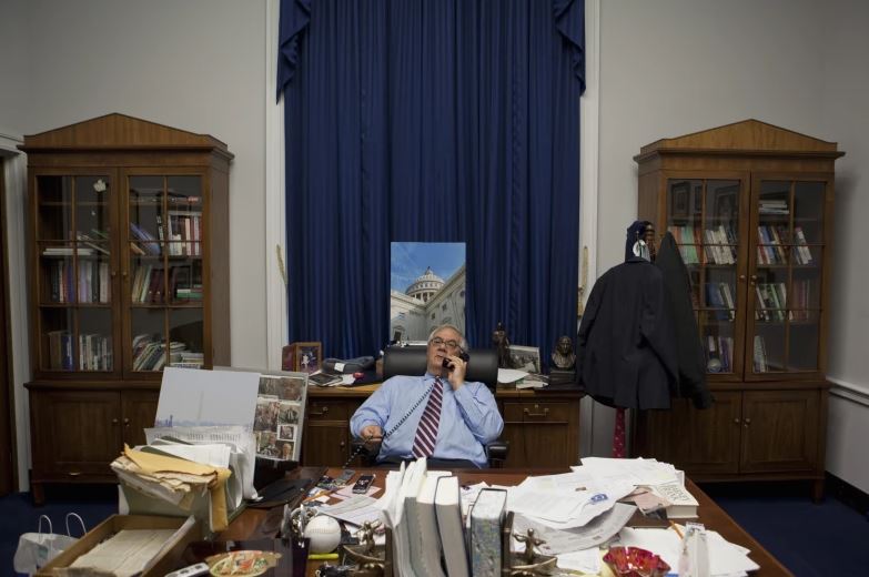 Muere Barney Frank, congresista liberal y pionero de los derechos de los homosexuales. Tenía 86 años
