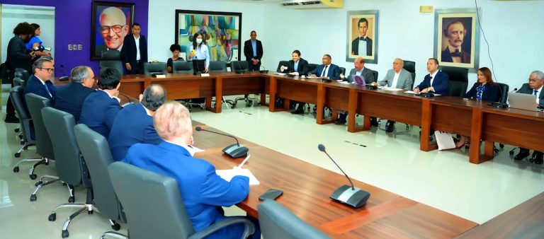Directivos del CONEP en diálogo con dirigencia del PLD