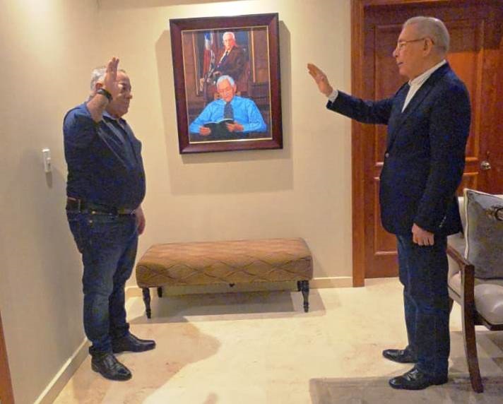 Danilo Medina juramenta dirigentes del PLD que regresan a su casa