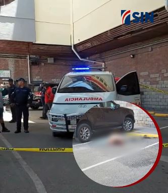 Hombre muere al caer de la torre de parqueos de Plaza Central
