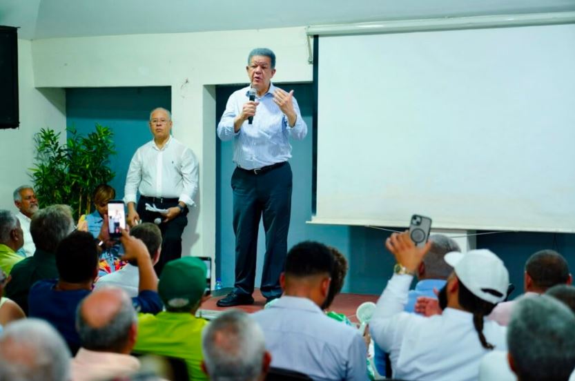 Leonel exige al Gobierno bajar la gasolina porque el petróleo volvió a US$70 el barril