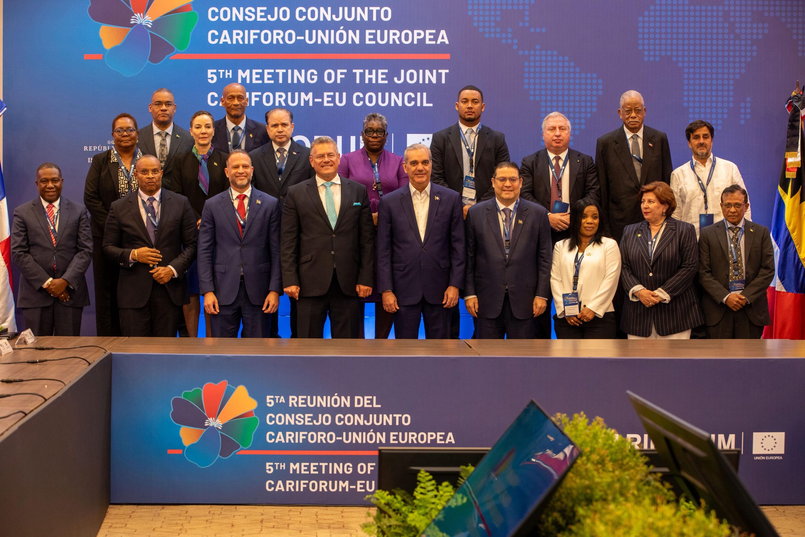 Abinader llama a fortalecer integración regional y a implementar más práctica del Acuerdo CARIFORO–Unión Europea