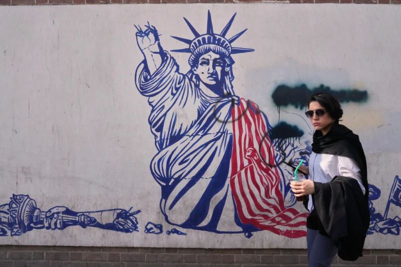 Israel ataca suburbios de Beirut en vísperas de esperado acuerdo entre EEUU e Irán