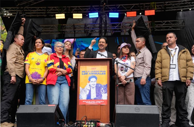 Cepeda cierra campaña en Colombia y llama a vencer a “ultraderecha” y defender reformas sociales
