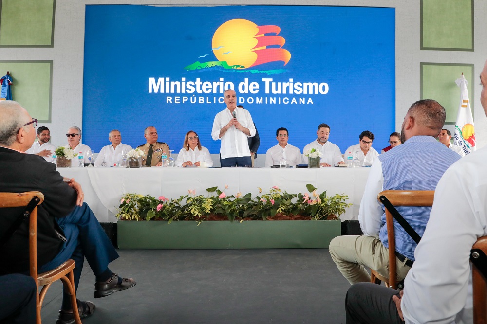 Presidente Abinader inaugura Bulevar de la Salud en Bajos de Haina