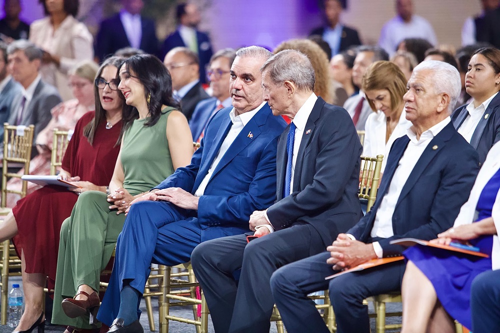 Abinader destaca el consenso como base de la democracia