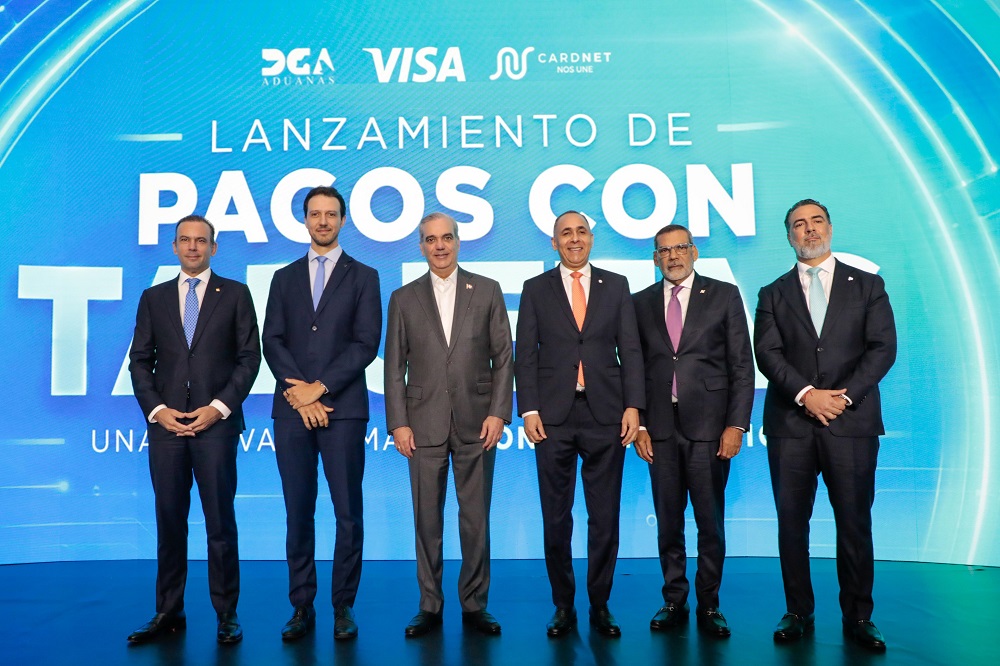 Abinader lanza pago con tarjeta en Aduanas