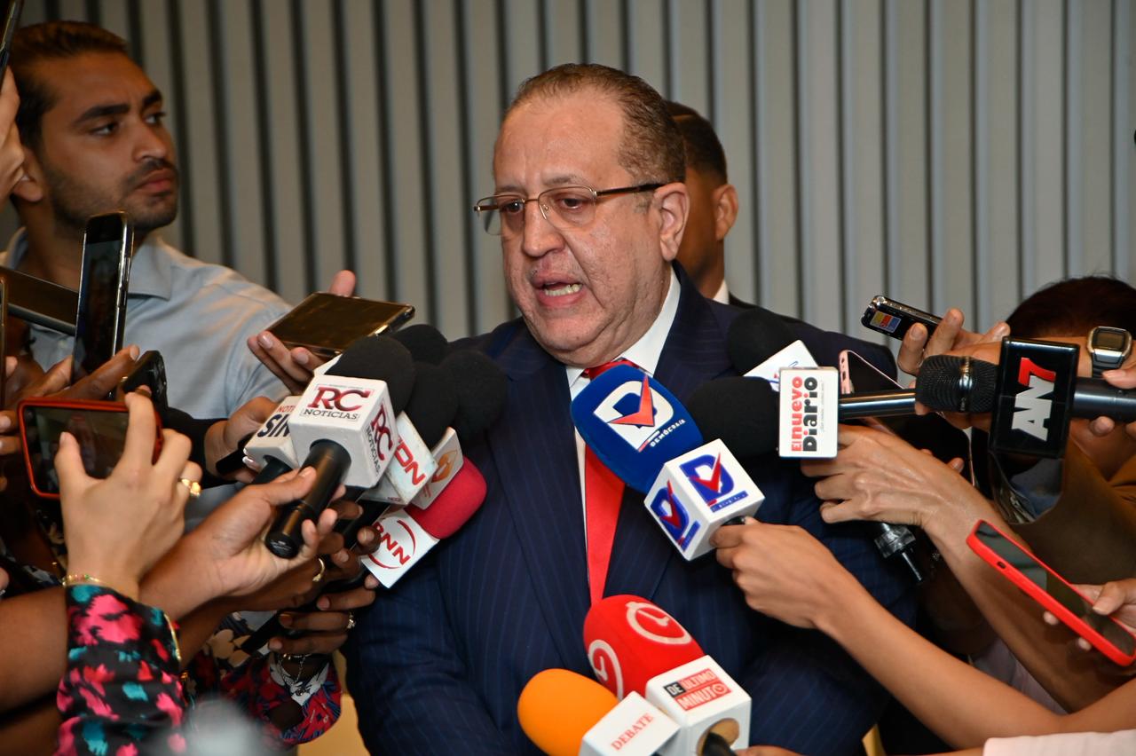 Ministro de Hacienda ratifica proyecto anticrisis seguirá en el Congreso pese a tregua en Medio Oriente