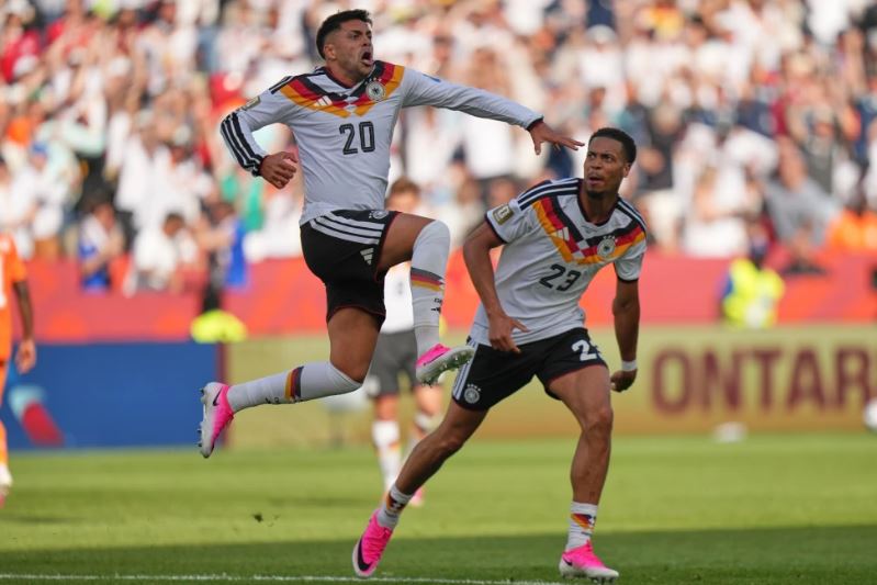 Por doquier en el Mundial hay botines rosas, el color que se vuelve estrella del fútbol