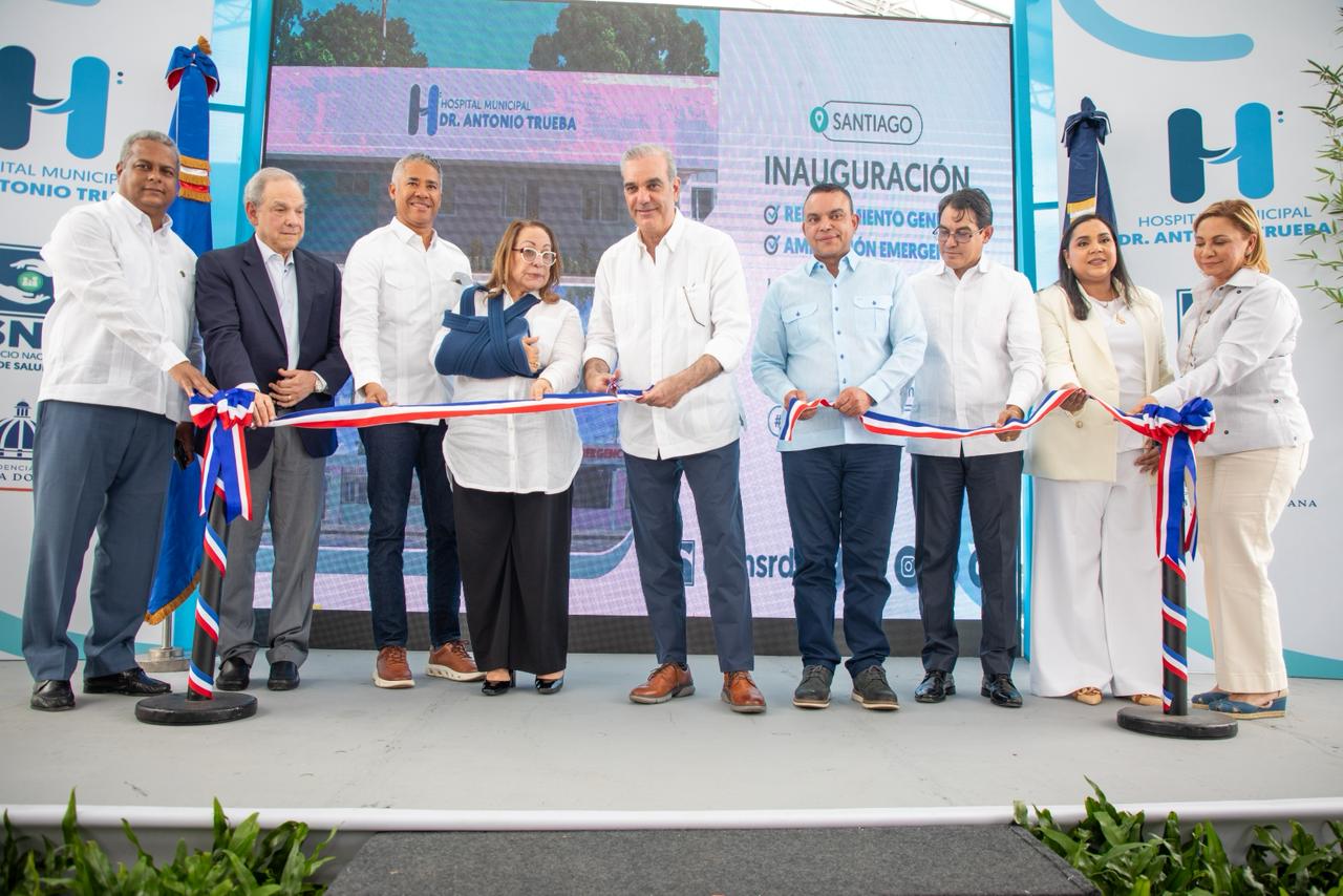 Abinader entrega remozado Hospital Periférico Monte Adentro Dr. Antonio Trueba en Santiago