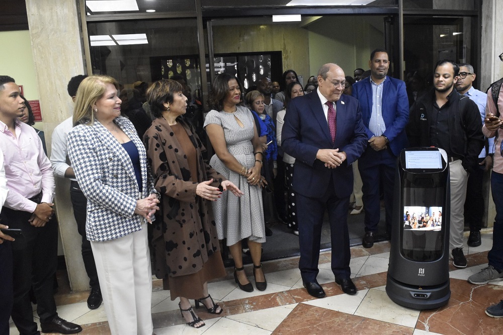 Santos Badía destaca talento emprendedor de jóvenes universitarios dominicanos