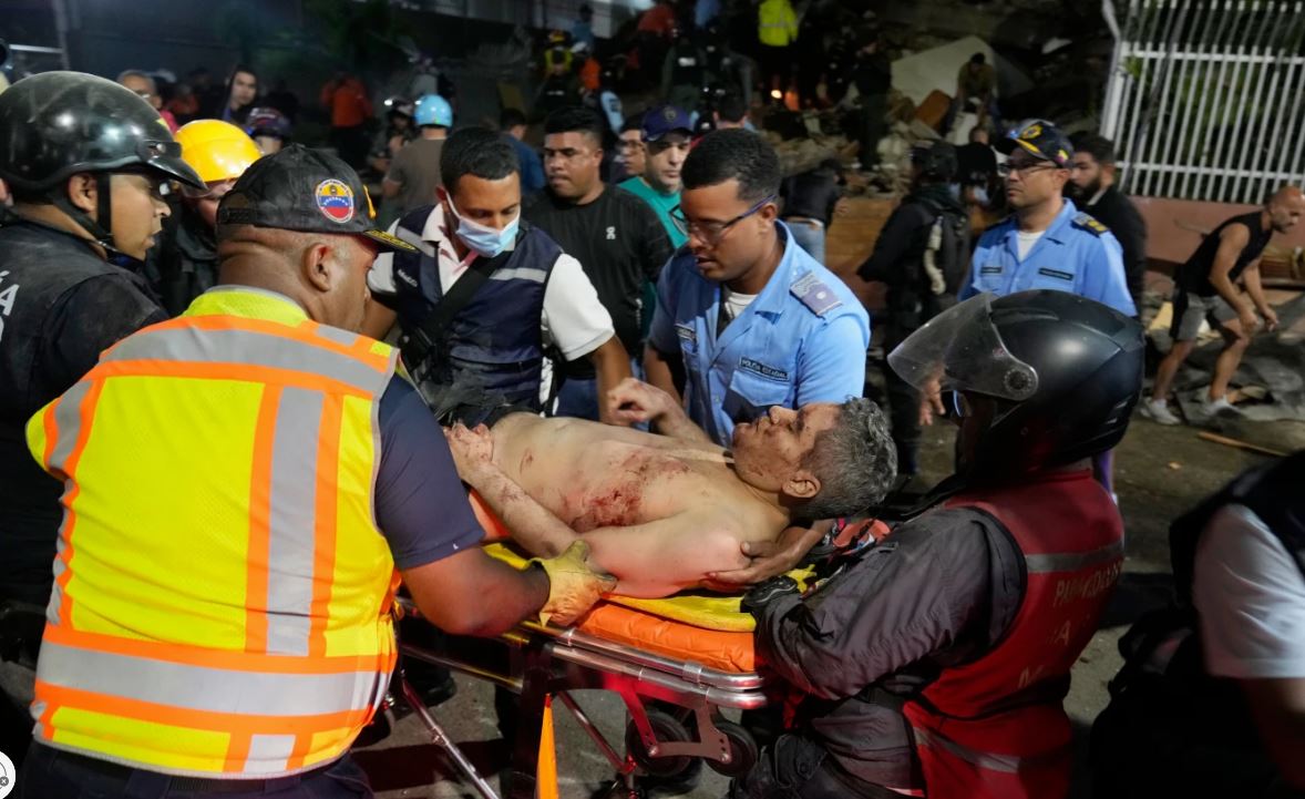 Dos fuertes terremotos consecutivos sacuden Venezuela y derrumban varios edificios en Caracas