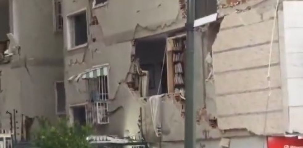 Dos fuertes terremotos consecutivos sacuden Venezuela y derrumban varios edificios en Caracas