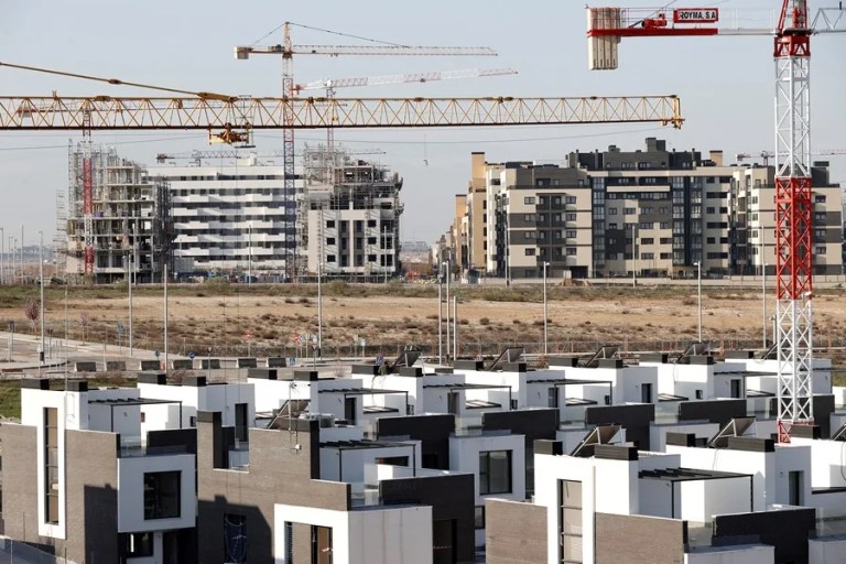 La compra de una vivienda exigió 8,4 años de salario en 2025, 16 meses más que hace un año