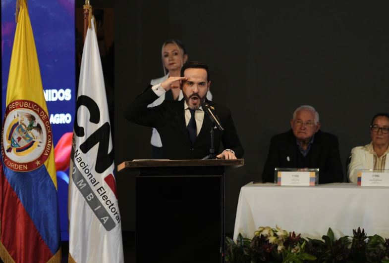 Presidente electo de Colombia suspende transición con gobierno de Petro por gestar “golpe de Estado”