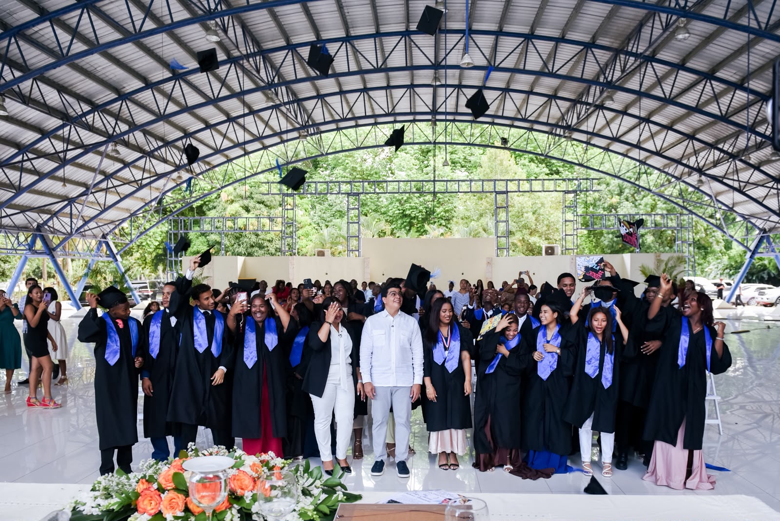 Felipe Suberví encabeza graduación de 24 bachilleres técnicos del Liceo CAASD