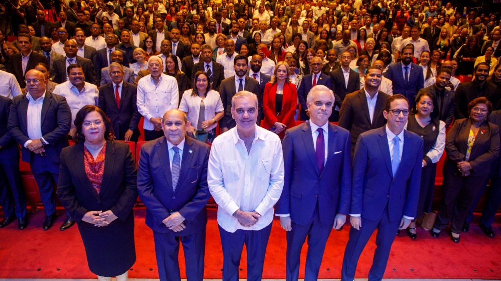 Presidente Abinader recibe propuestas de la Consulta Nacional sobre Educación