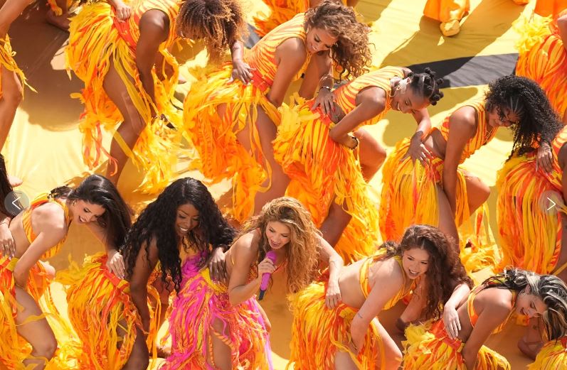 Shakira, BTS, Madonna y muchos Muppets suben al escenario del Mundial