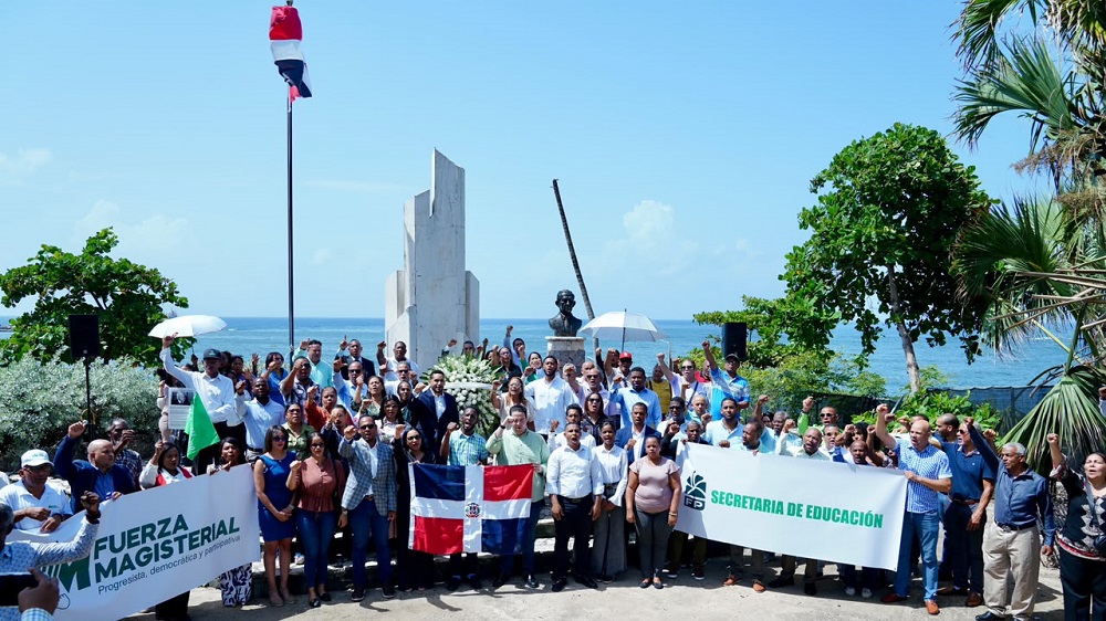 Durante homenaje a Juan Bosch y al magisterio, FP anuncia gran concentración nacional de la juventud
