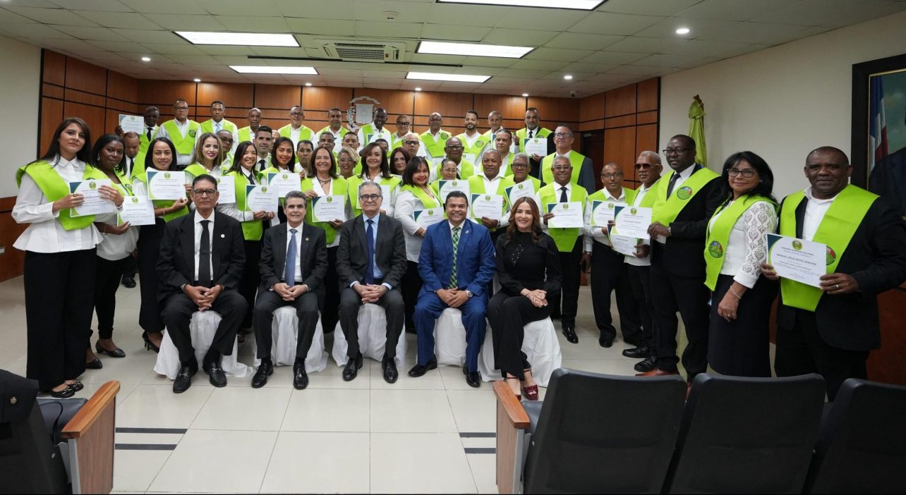 TSE gradúa 58 dirigentes de la FP que completaron “Diplomado sobre Justicia Electoral”