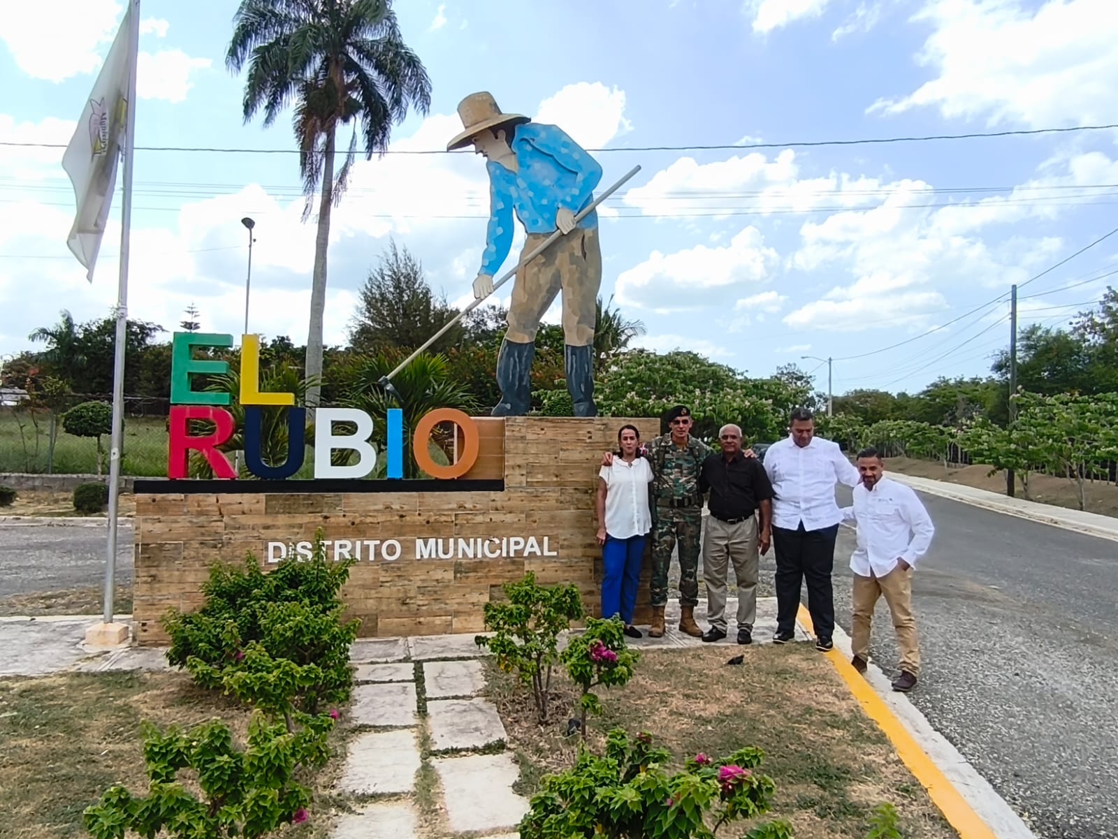 Comandante del Ejército entrega renovado destacamento en el distrito municipal El Rubio, provincia Santiago