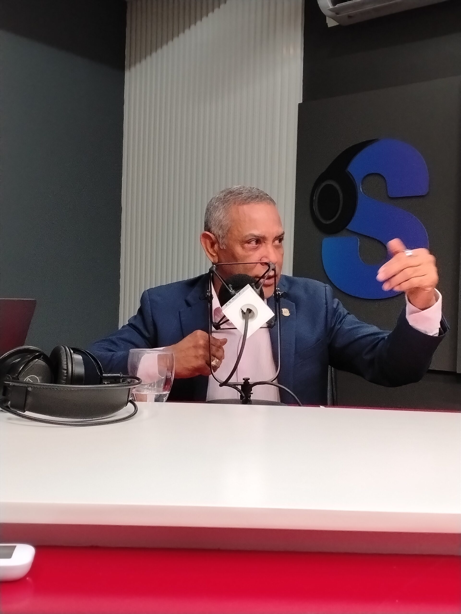 Senador Franklin Romero asegura que Yayo no ha declinado a sus aspiraciones