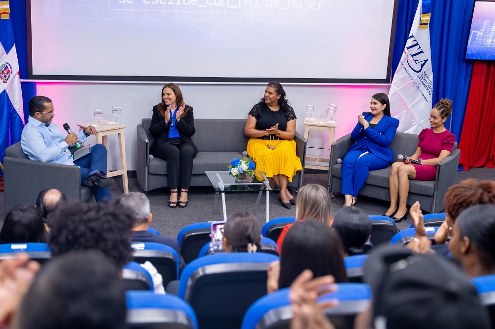 ITLA promueve liderazgo femenino en las áreas STEAM con panel sobre innovación y tecnología