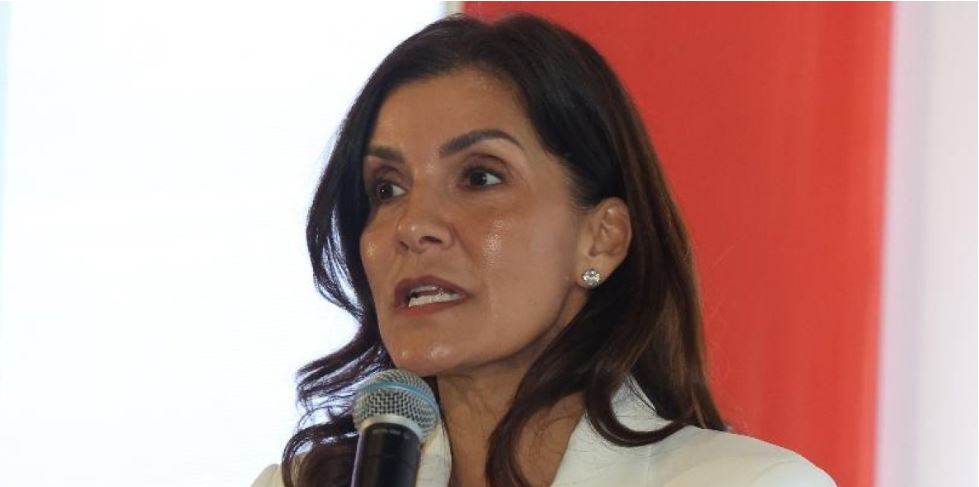 Leah Campos destaca libertad de expresión y cita a Trump en el discurso por independencia
