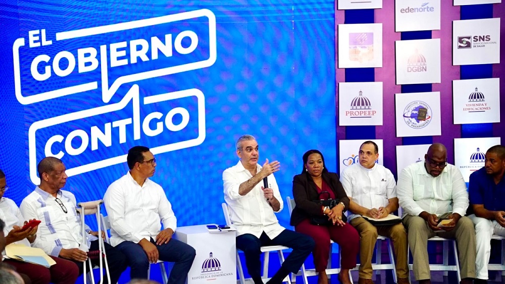 Abinader prioriza soluciones al agua potable en Samaná
