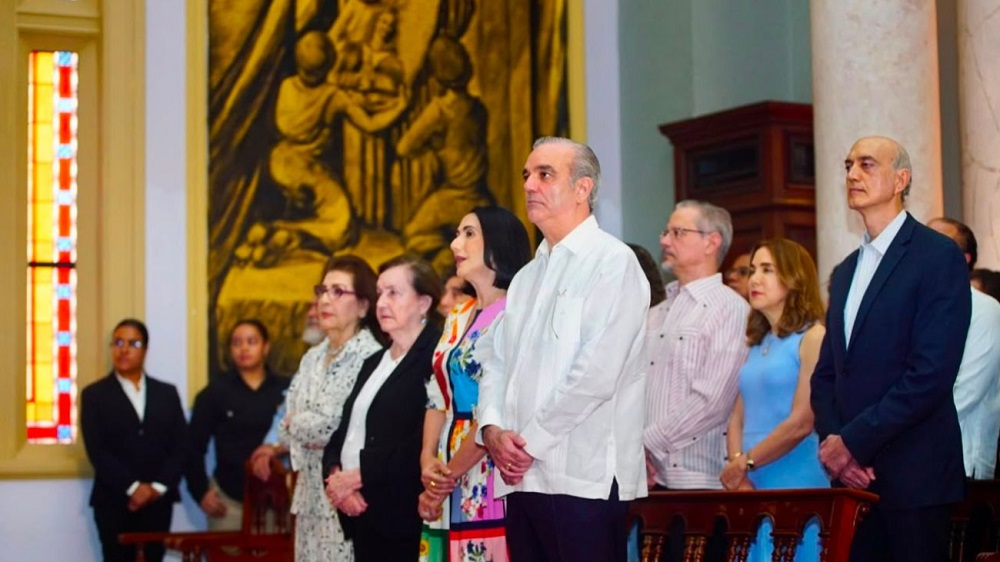 Presidente Luis Abinader realiza misa de acción de gracias en su cumpleaños