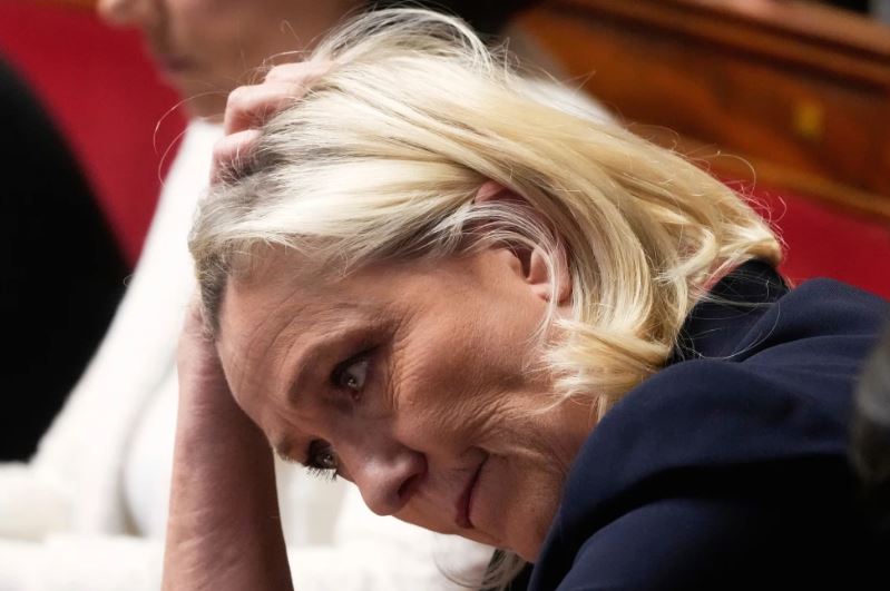 Fallo de tribunal francés podría frustrar candidatura de Marine Le Pen
