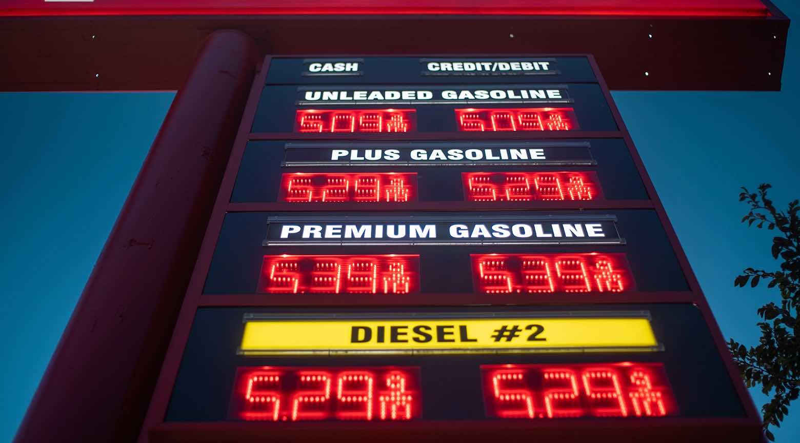 Gobierno baja precios de los combustibles para la primera semana de julio
