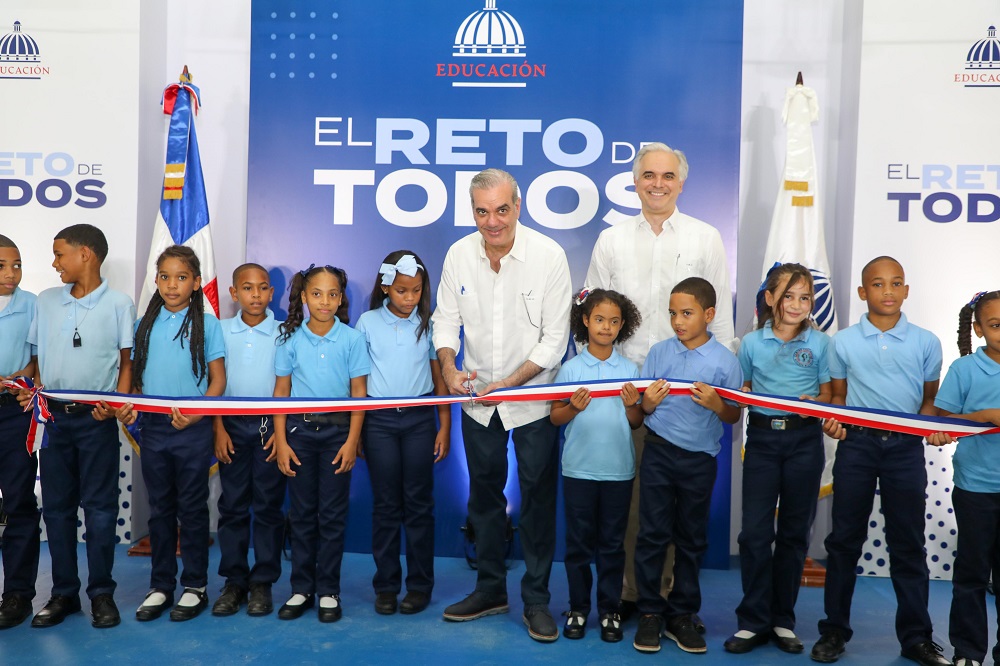 Presidente Abinader inaugura techado deportivo y nuevas aulas en la Escuela Primaria Félix Lope de Vega