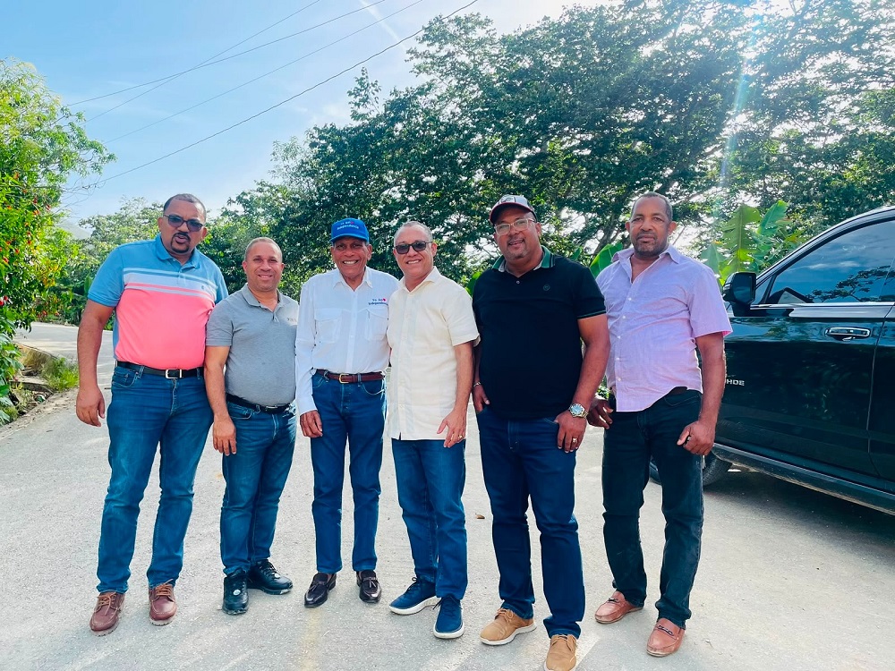 Jhonson Encarnación y Dagoberto Rodríguez impulzan camino vecinal unirá cuatro provincias del Sur