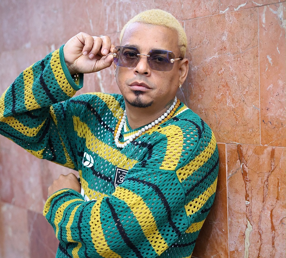 Tito Swing enciende la escena musical con su nuevo éxito «Mi cuarto no son pa’ ti»