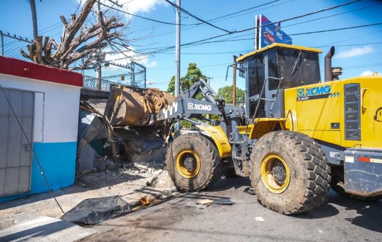 Alcaldía DN demuele siete estructuras y recupera espacios públicos en Cristo Rey