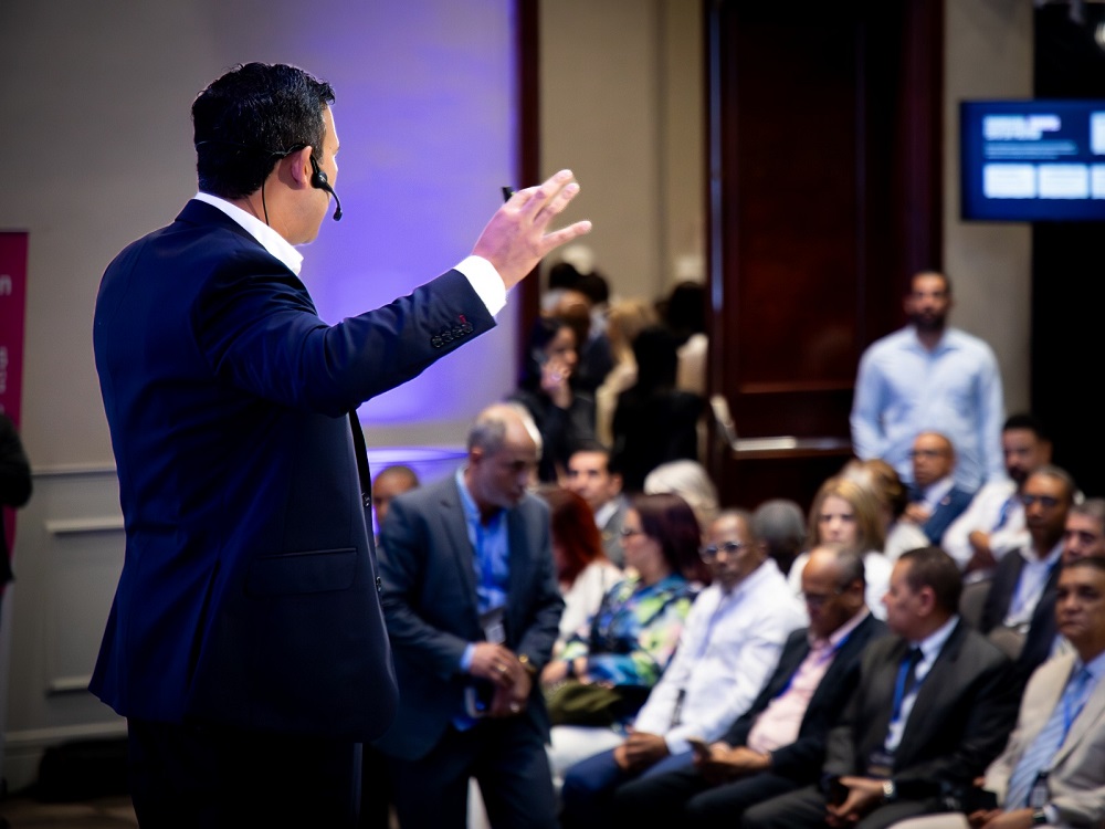 Amaury Mogollón identifica a Alofoke como posible outsider para elecciones de 2028