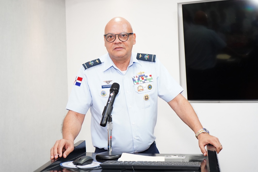 El mayor general Souffront Tamayo encabeza traspaso de mando en el Hospital Ramón de Lara
