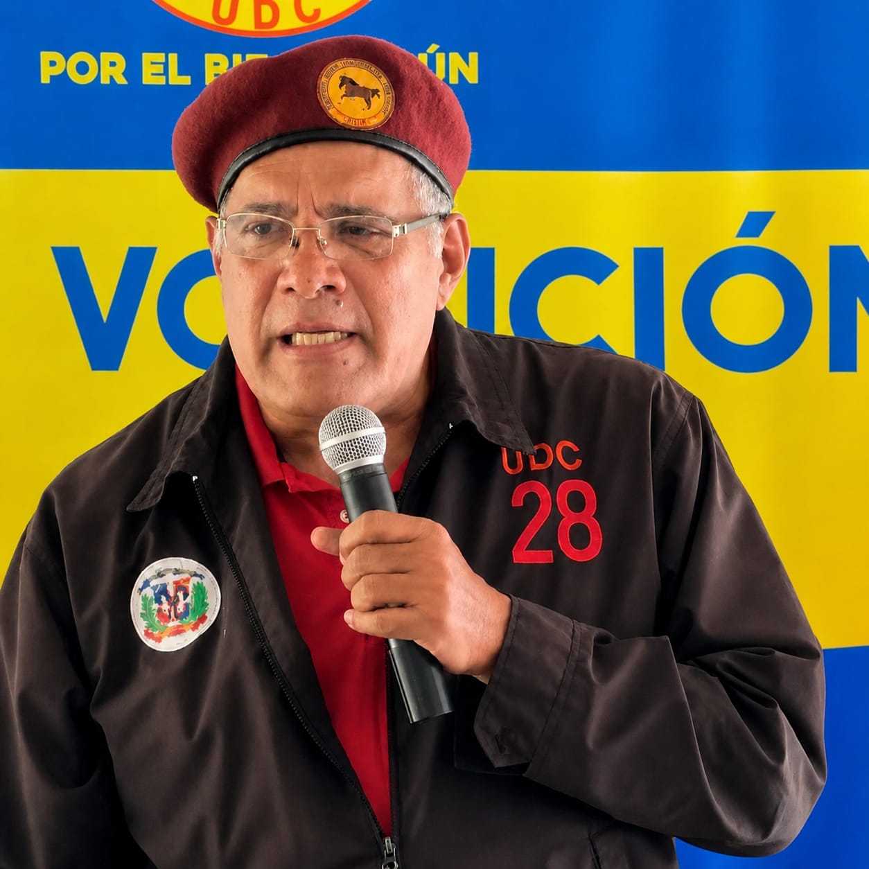 Luis El Gallo pide a presidente Abinader entregue a medallistas apartamentos y empleos
